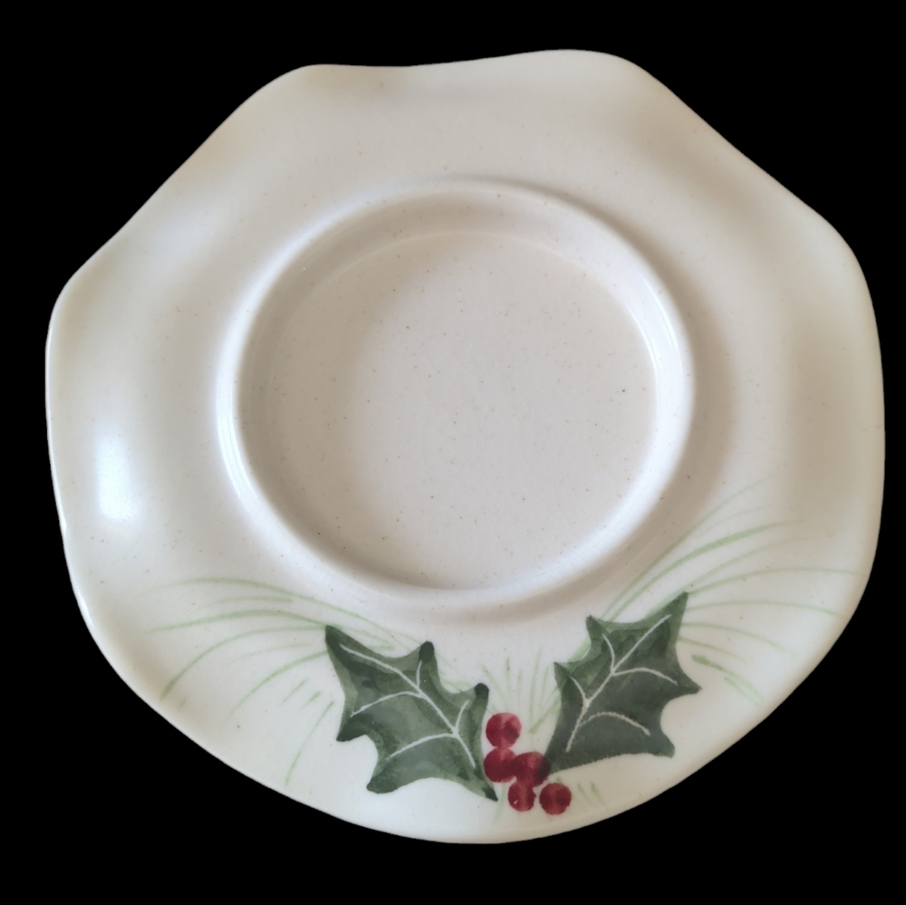 Emerson Creek Pottery vintage 2005 Holly pattern pillar candle plate